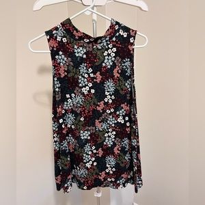 Floral, sleeveless LOFT knit blouse, size: small